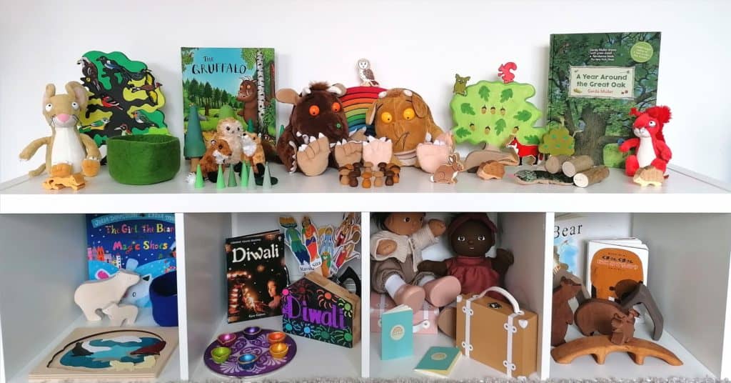 Gruffalo woodland top toys toy, shelf rotation. Small world play, story sacks and bookish play ideas.Toy orgnaisation and ideas for gifts.