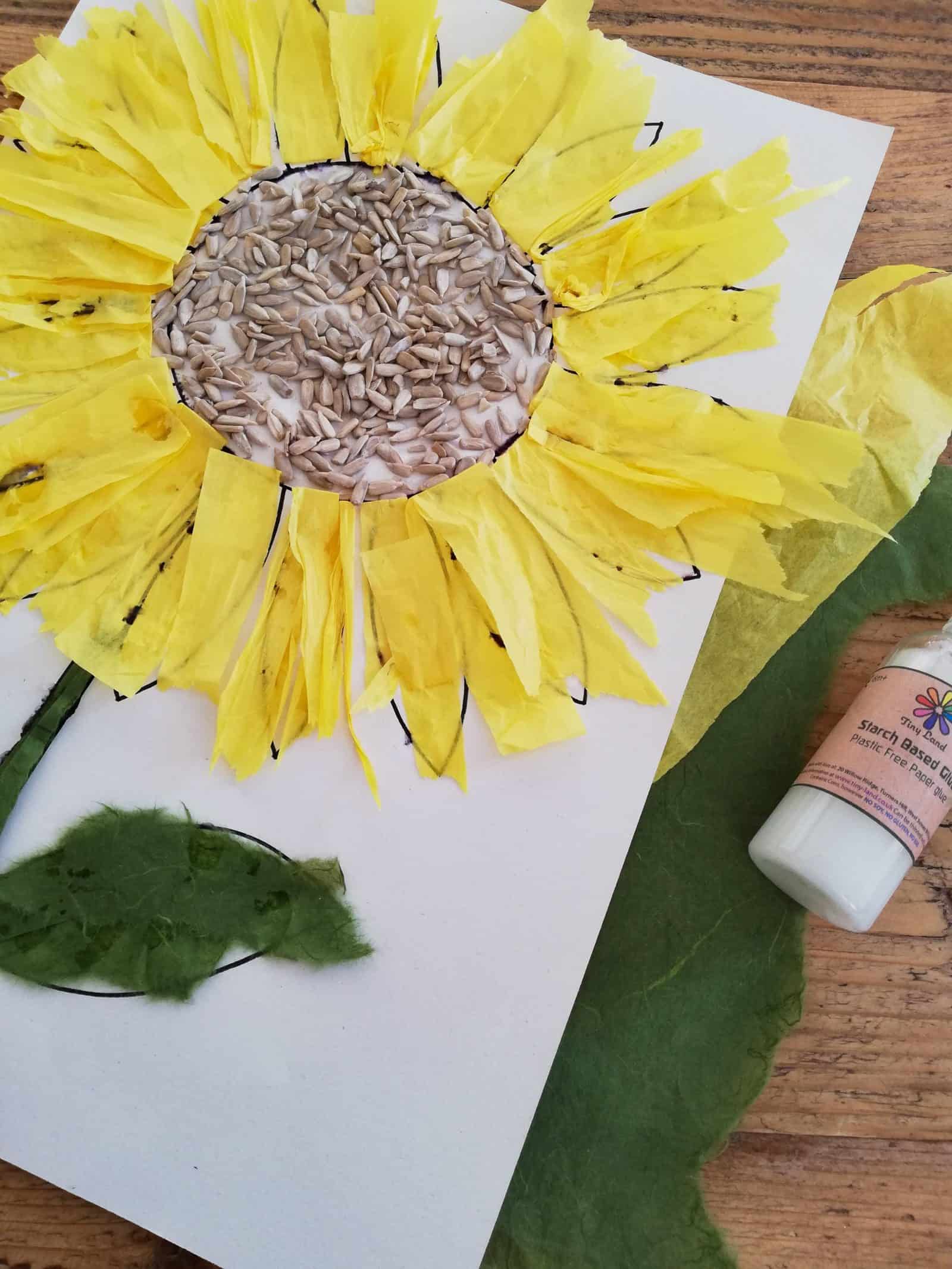 Spring Art and Craft Ideas - Sunflower - painting - collage - fine motor skills - fine motor control - creative play - messy play - waldorf inspired - learning through play - spring play - toddler ideas - get crafty - craft therapy
